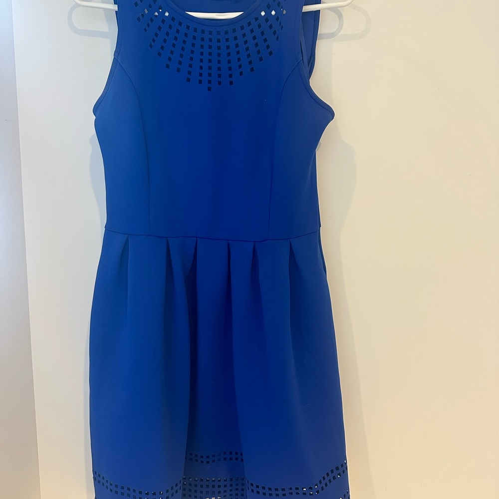 Apt. 9 Vibrant Blue Top beautiful blue & comfortable, too! 💙